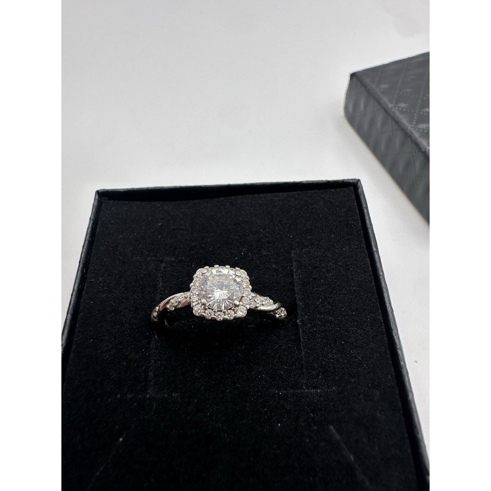 FarJary Moissanite Halo Engagement Ring White Gold Tone Size 7 Sparkling